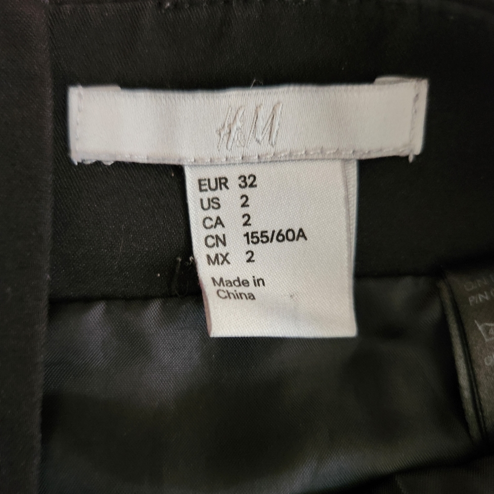 A Lot of 3 Skirts Ann Taylor and H&M - Picture 6 of 13